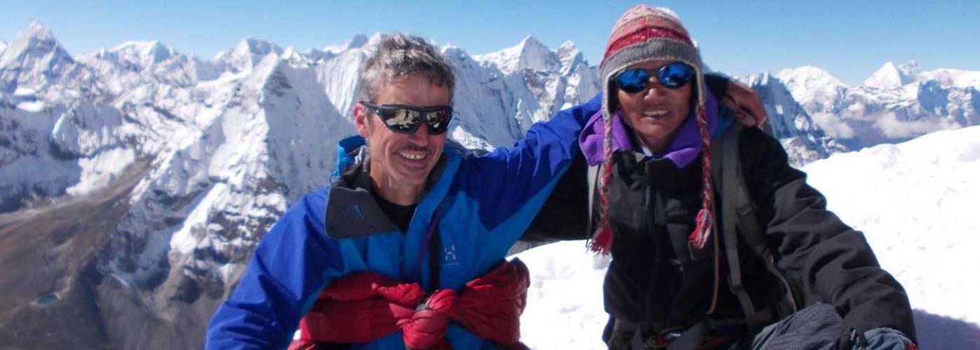 Tenjin Sherpa with Clients